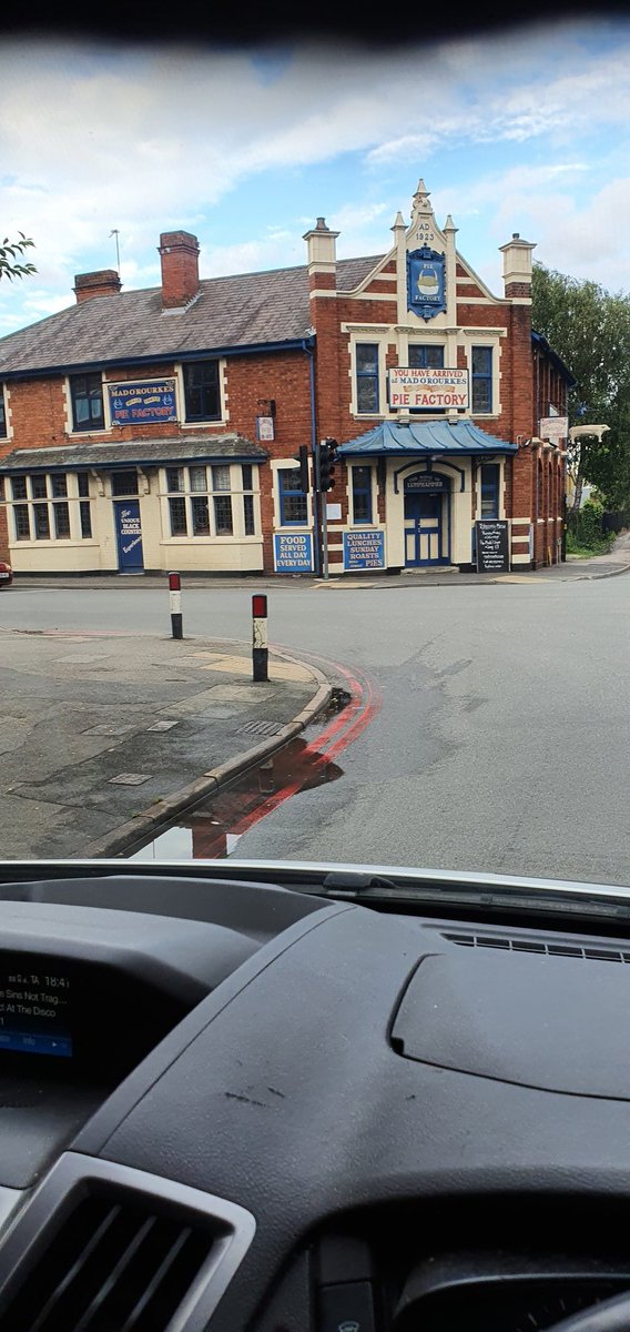 Long trip for us today to the Black Country and Sunny Walsall.  Found a pie shop that was sadly shut 😪