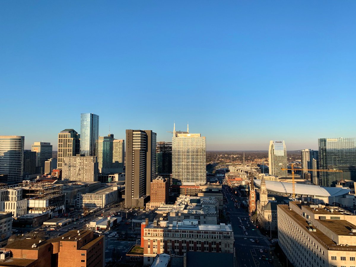 NashvilleYards's tweet photo. As we prepare to toast the official start of summer tomorrow, we’re looking forward to evenings sipping craft cocktails on the roof of the #GrandHyattNashville. Can’t beat these views of #LowerBroad and #DowntownNashville! https://t.co/GHais8J7He
