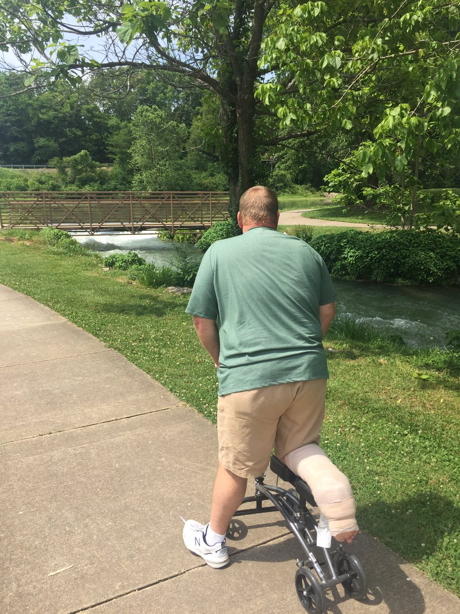 jlclements1's tweet image. After being in the house for 10 days, he HAD to get out. So did I! #prettyday #arstateparks