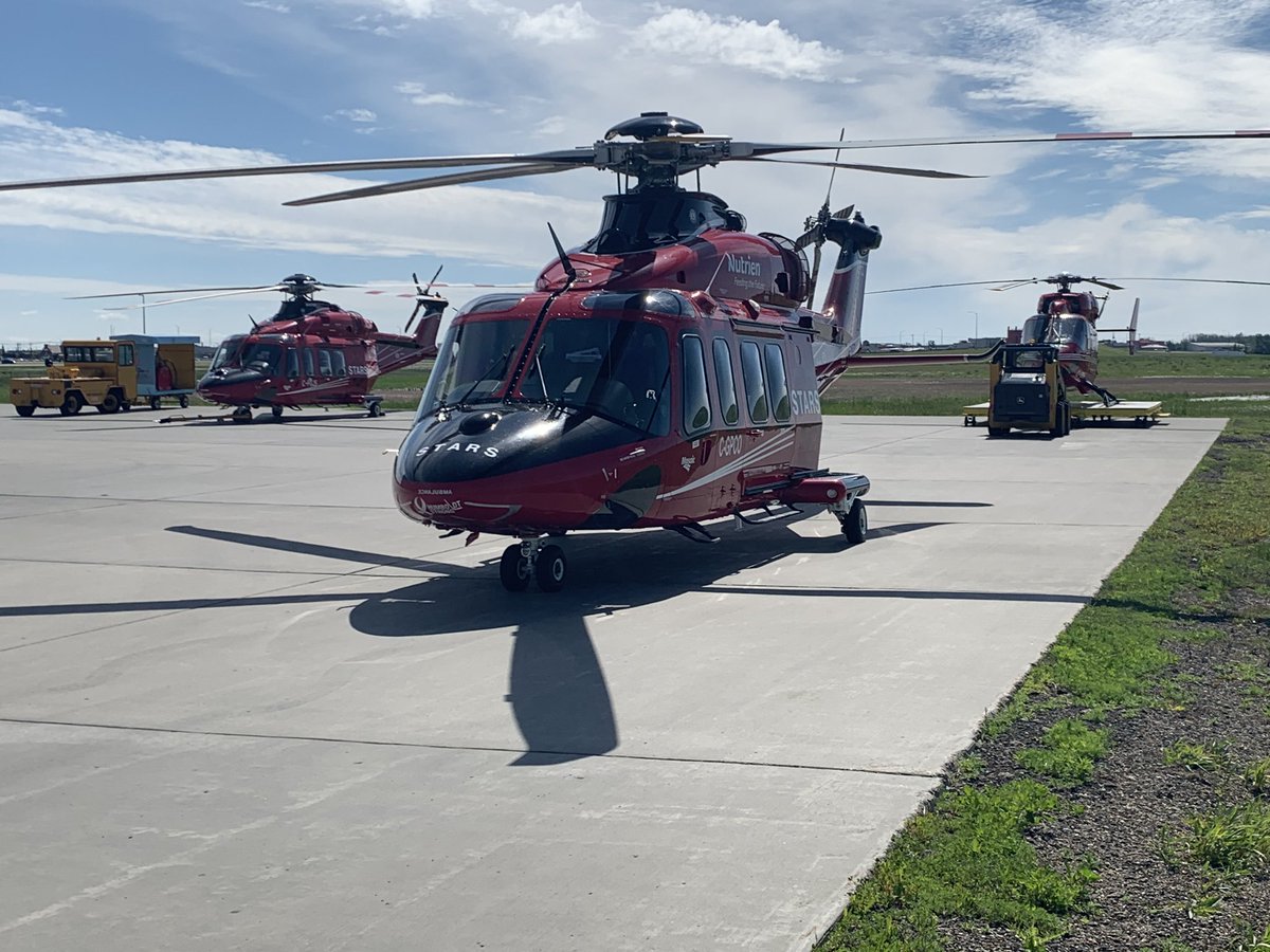 Another day at the YEG STARS Base.. Our fantastic engineering team keeps these machines in tip top shape and ready to go 24/7 - 365.

#hems #airambulance #yeg #starsairambulance #flightmedic #flightparamedic #flightparamediclife #criticalcareparamedic #criticalcareintheair
