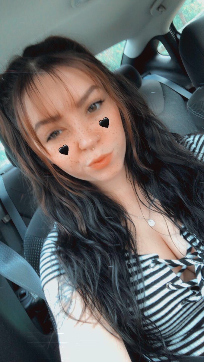 lilren___'s tweet photo. me, a slightly blurry series https://t.co/jUv9uLDA6c