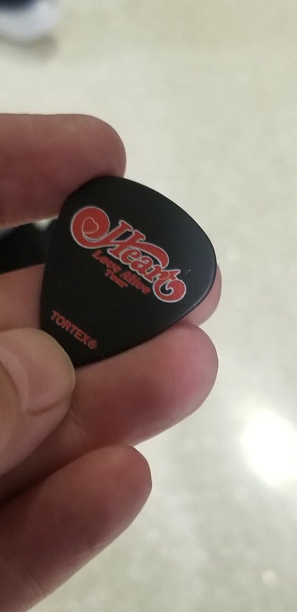 MissD_FCF's tweet photo. @hurricanenita Was at a Heart show last year, got moved up to 2nd row. A pick got tossed out and we didn't see where it went. I picked up my drink and there it was lol.. https://t.co/bT5VvtEDoO