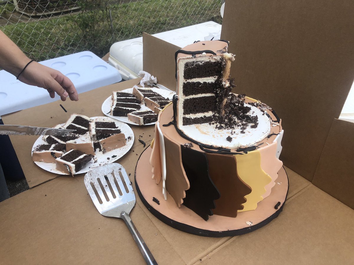 Y’ALL. Look at this fooooood! Yummy pulled pork sandwiches! And look at that awesome cake. Come out and get a slice! @WOWK13News