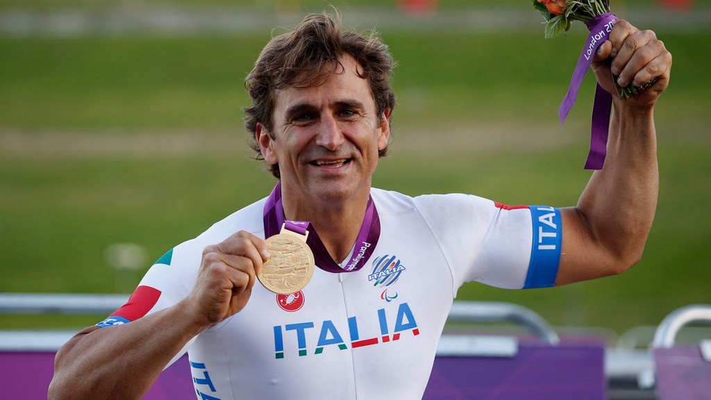 Alex Zanardi grave en el hospital después de un accidente en carretera con su bici paraolímpica. Suerte campeón!