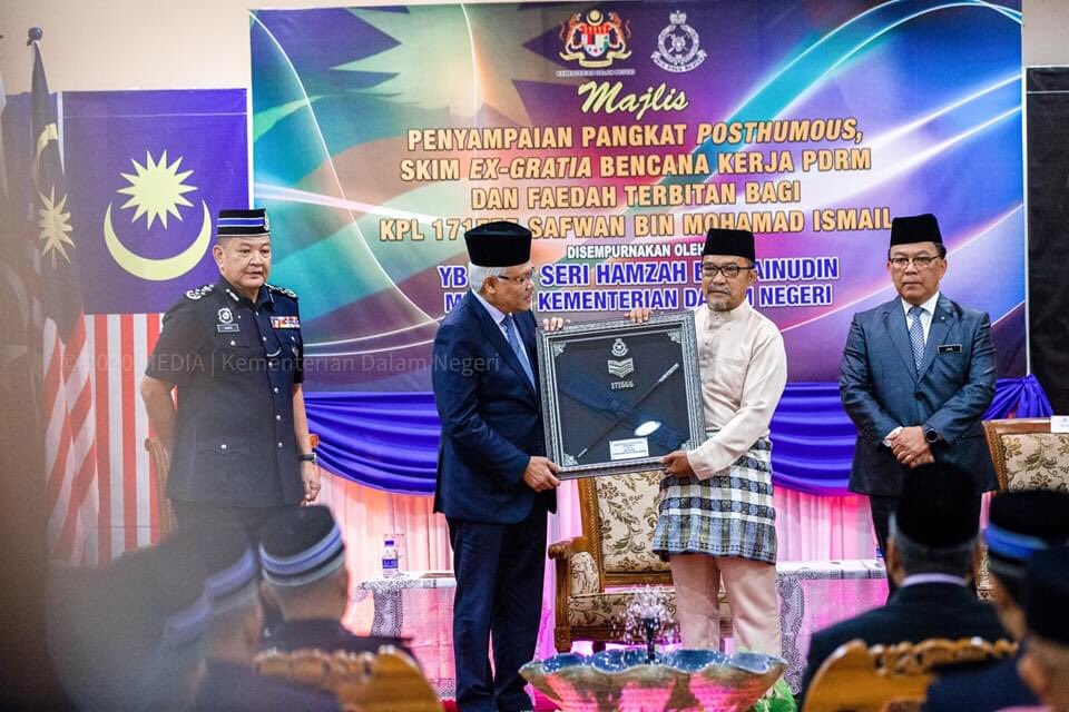 Majlis Penyampaian Pangkat Posthumous dan Faedah Terbitan dan Pampasan Bencana Kerja Ex-Gratia PDRM bagi Allahyarham Kpl Safwan bin Mohd Ismail di PGA Ulu Kinta.