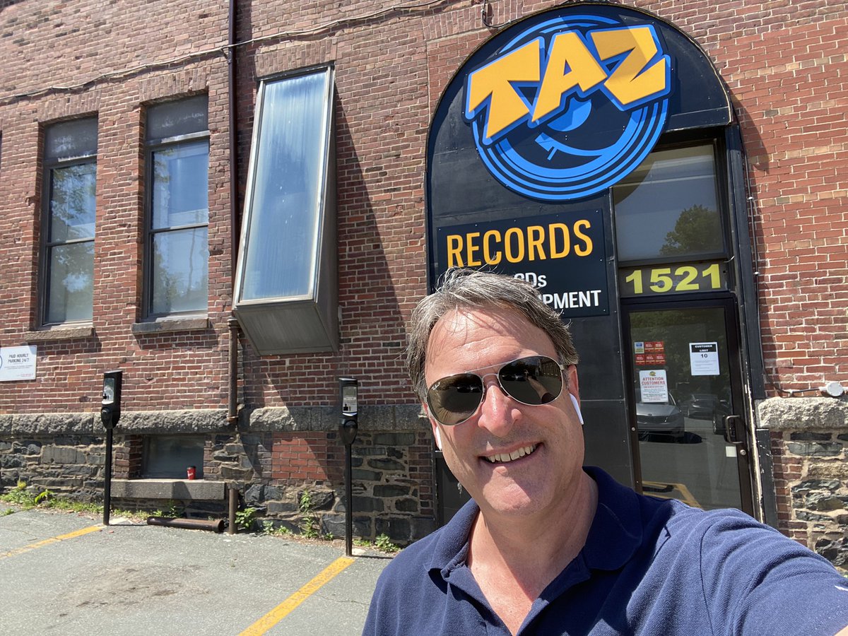 mike_leonard67's tweet image. Today’s edition of the #loyal2localchallenge sees me visit my favourite record store @TazRecords.  I think I got a little carried away🤘🏻🤘🏻🤘🏻