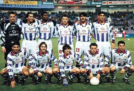Losotros18's tweet photo. Ya es 20 de junio. #TalDíaComoHoy hace 92 años, allá por 1928, fruto de la fusión de los dos clubes de fútbol más importantes de Valladolid, el Club Deportivo Español y la Real Unión Deportiva, nació lo que hoy conocemos como Real Valladolid 💜🎂

¡FELIZ CUMPLEAÑOS, PUCELA! https://t.co/VBEeOxhej5