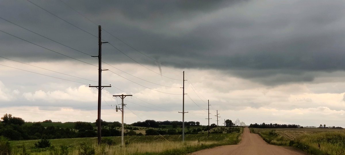 NWSHastings's tweet photo. A few cold air funnels have been spotted in Thayer County near Deshler and Byron. These are associated with weak showers and are associated with the updrafts of these storms. These funnels are usually brief and not typically a threat. Severe weather is not expected. #NEwx #KSwx https://t.co/vOhdKsFWNT
