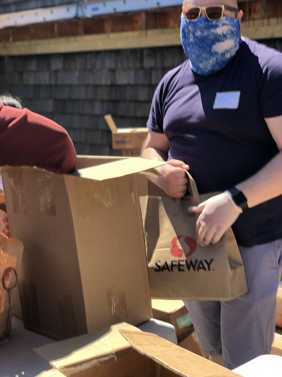 TheFoodPantrySF's tweet photo. Fill Distribute Repeat! Tx to the help of @Salesforce &amp; friends volunteer team we filled  450 bags  with groceries for Sat despensa.  For 7 months we’ve been awed by their commitment consistency compassion💜@JeffreyTweeted @Benioff @SalesforceOrg @SGNSF @TheBayKQED @partnerforce https://t.co/zeFQR5EDfr