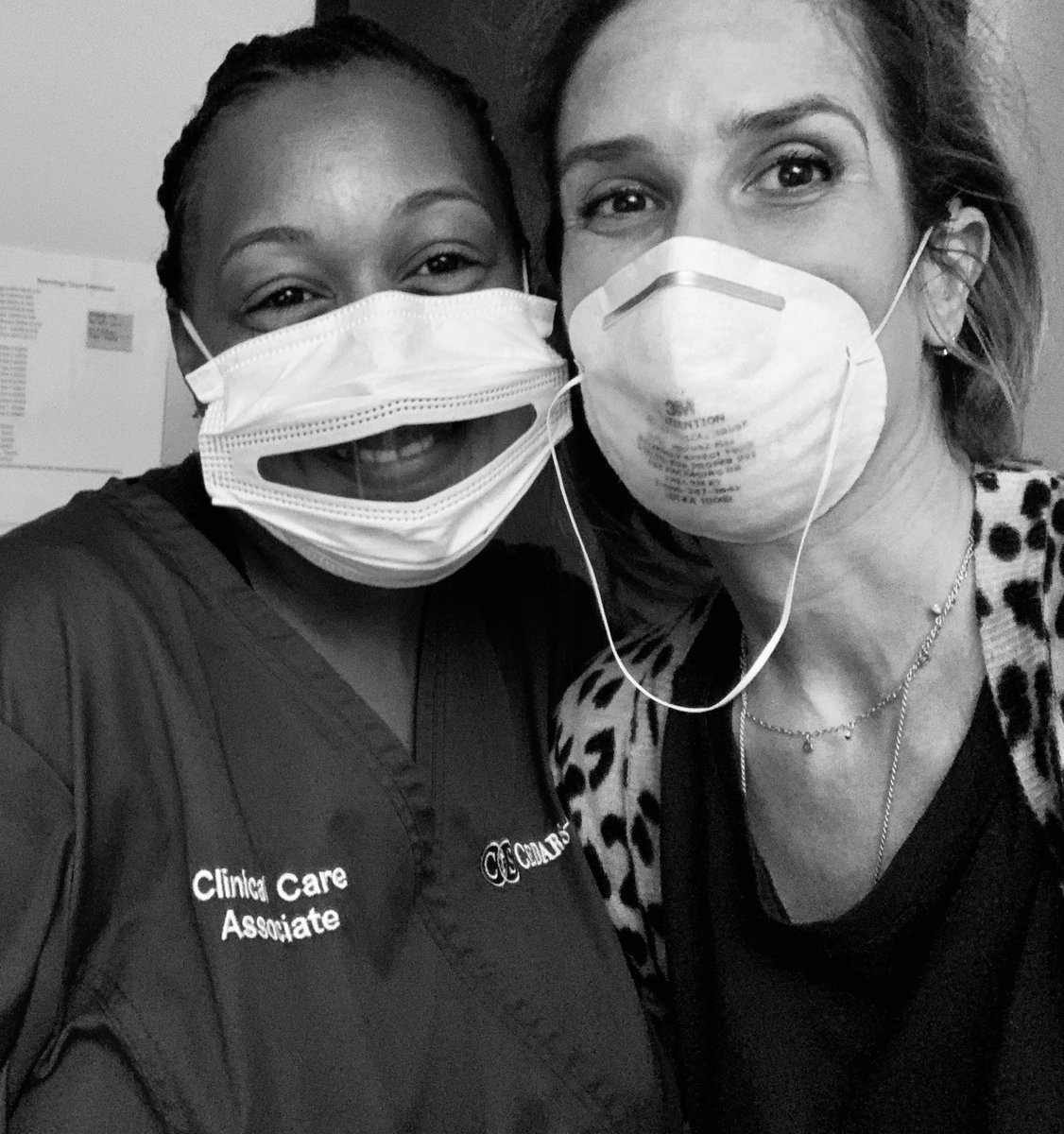 girlgoesgreen's tweet photo. Bringing @safenclear with me to treatment helps make my healthcare at @CedarsSinai accessible thanks to #TheCommunicator clear masks for the Doctors and Nurses - now I can speechread my providers! 

(Kinda wish they had #AccessiblePPE for patients like me!) 

#BYOMask #deaf #HOH https://t.co/vF0MdkHX3p