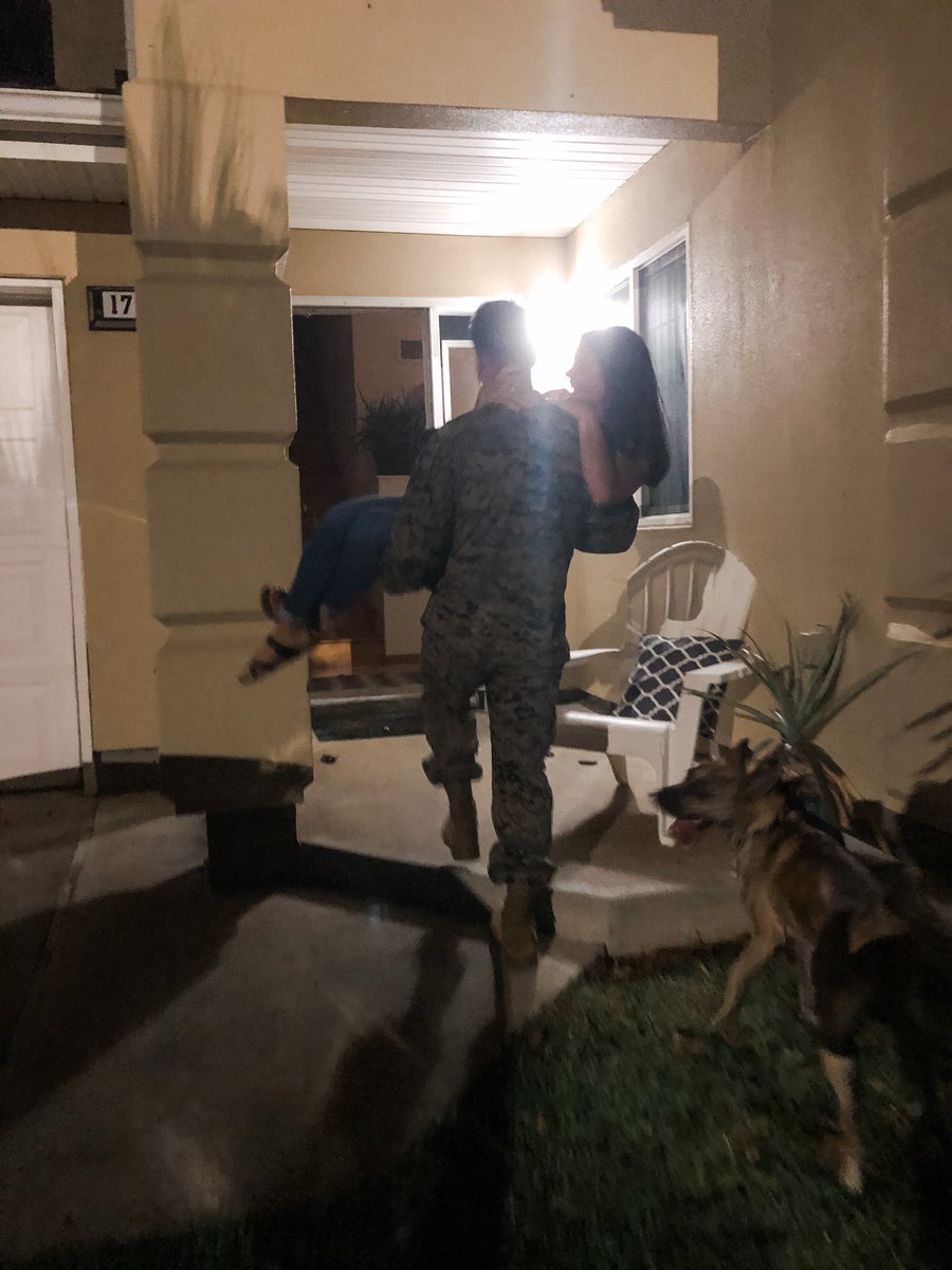 SerenaWalters_'s tweet photo. Welcome home Sgt. 193 days https://t.co/kJ5svwDjXv