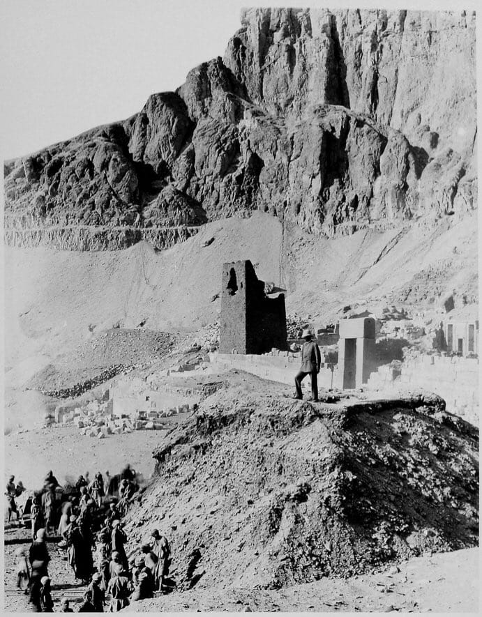 بعض صور أرشيف جمعية استكشاف مصر  @TheEES الانجليزية بتوضح الممارسات الاستعمارية لاستخراج الآثارالجمعية حاليا بتعترف وبتراجع الممارسات العنصرية من خلال التعاون مع مشروع آثارنا المتغربة  @excavatedegypt مزيد من الصور و التفاصيل في الثريد ده: https://twitter.com/excavatedegypt/status/1274095324513161216?s=20