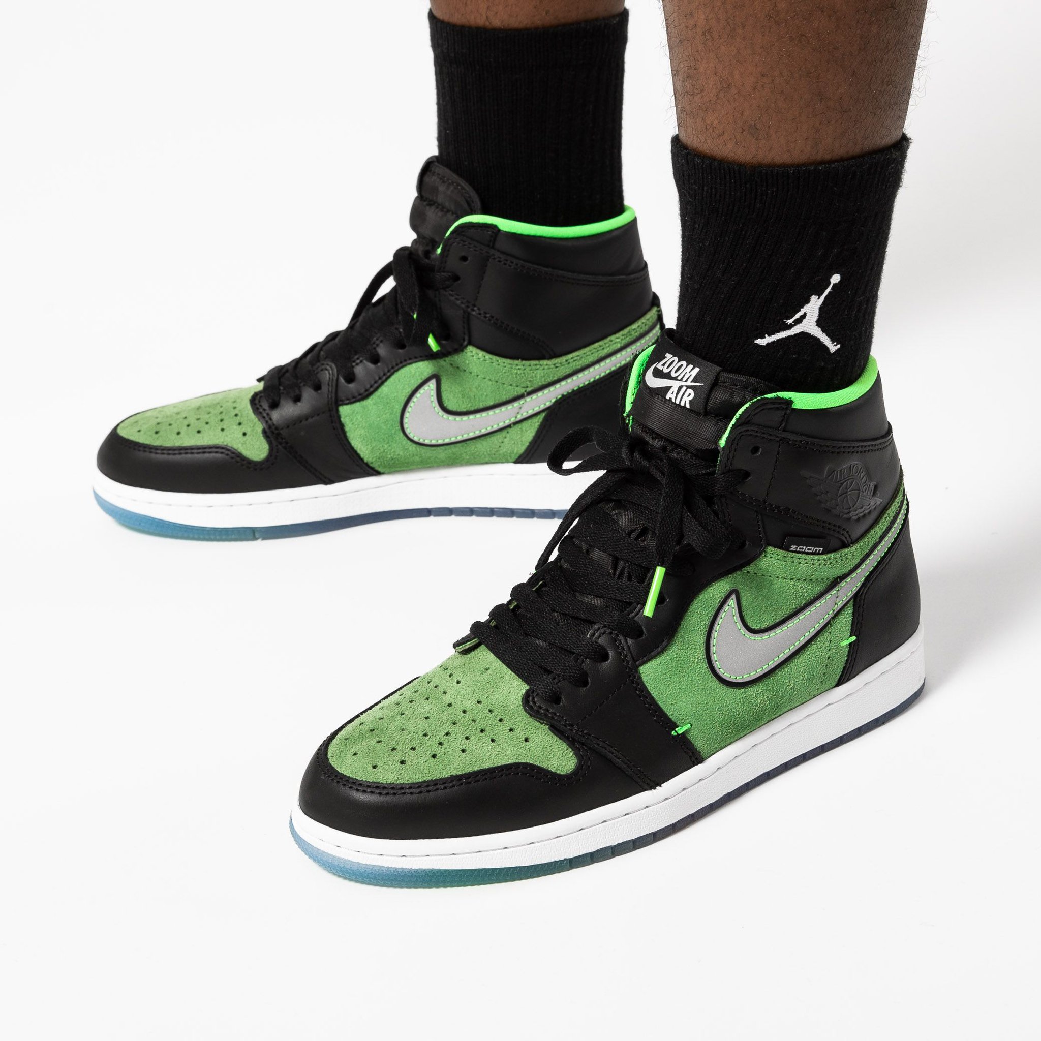 JustFreshKicks on X: The Air Jordan 1 High Zoom Rage Green releases  tomorrow overseas Links -u0026gt; https://t.co/3uqaJ8vnPY  https://t.co/DNGv0v57Wp / X