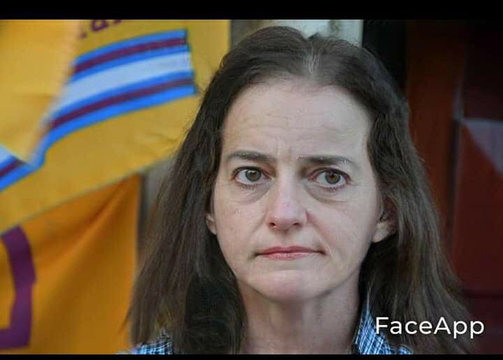 Manini viendo cómo tenes el Cabildo abierto y se te ve el Manini 

<a href="/UnTituloViejo/">Un Título Viejo Murga</a>