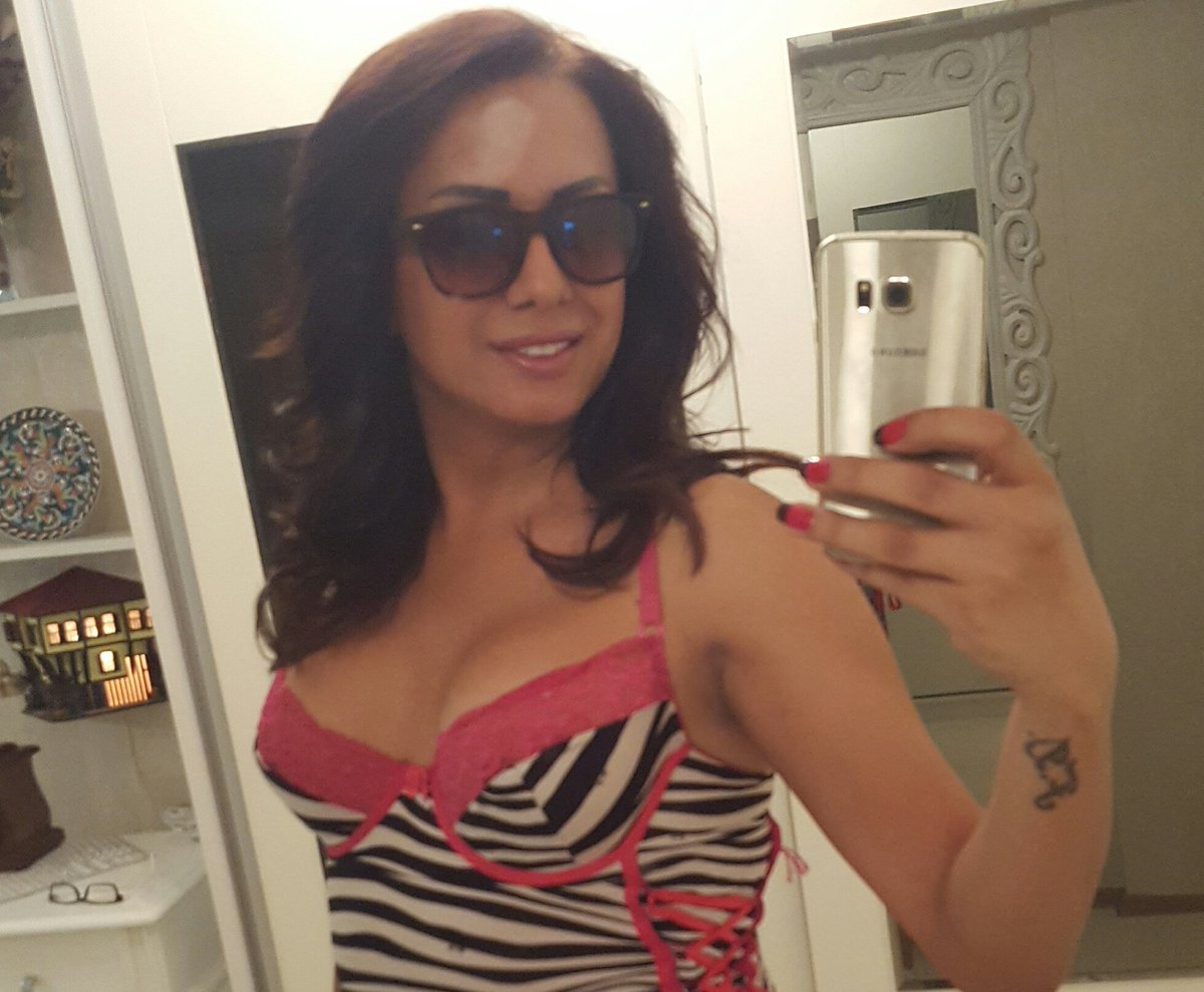 #beylikduzutravesti
Yine...Yeni..Yeniden... Çok Yakında Sizlerleyim... A-P ve Sevgili Tadında Görüşmeler için..
0532 220 09 25