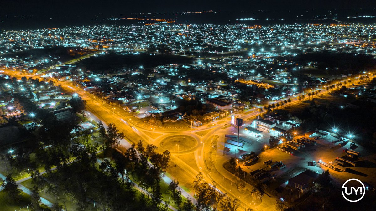 #CuestiónDePerspectiva #arte compartimos con ustedes imágenes únicas de #SanJoséDeMayo desde el aire 
¿Logras distinguir algún lugar ❓
Comentanos 👇🏻👇🏻👇🏻

💡🆄🆈!🇺🇾
SENTIR y hacer SENTIR ‼️

🔜MARKETING DIGITAL
<eficaz / rentable / medible / productivo> 🧠

#UYMarketingDigital