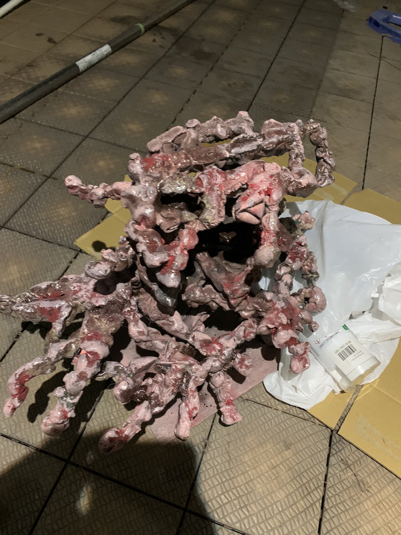 ゆうすけ その５ Frpレプリカライブロックの自作 かなり労力使ったので もう作りたくない笑 そろそろ一個ずつ水槽に沈めてみます T Co 1dhdtgg8h0 Twitter
