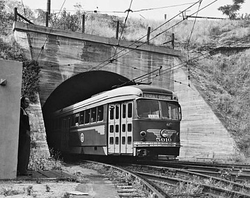 On the  #Glendale- #Burbank line, the PE cars left the tunnel near 2nd & Berverly and ran north on Glendale Bl though  #EchoPark.