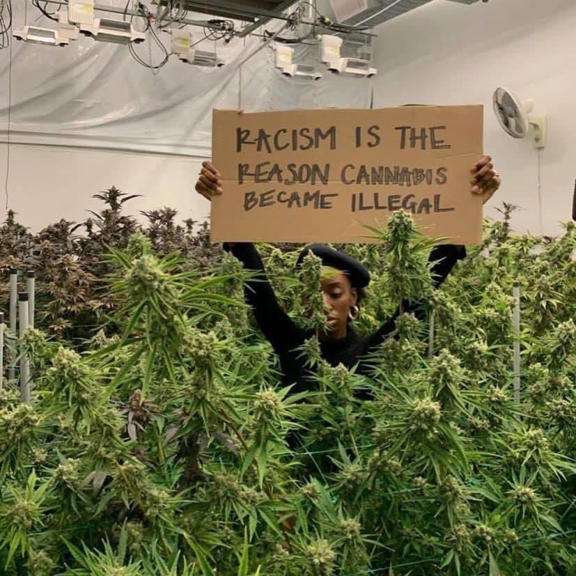tommiesunshine's tweet photo. ✊ #Juneteenth #BreonnaTaylor #RayshardBrooks #RobertFuller #MalcomHarsh #GeorgeFloyd #SayTheirNames #BlackLivesMatter 🏴 #AllPowerToThePeople #PoliceBrutality #ExcessiveForce #DefundThePolice  #ThisIsAmerica #MinneapolisPolice #ATLPolice #NoJusticeNoPeace #ICantBreathe 🏳️ https://t.co/CnnLFuJ0in