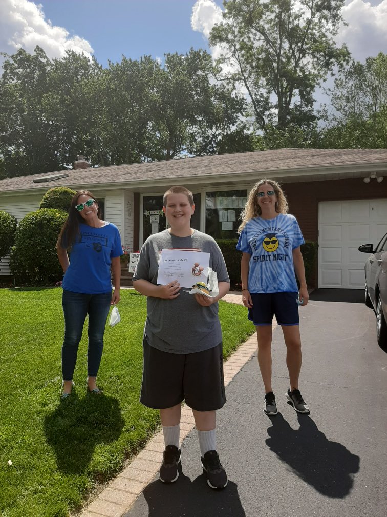 HTA (@hauppaugehta) on Twitter photo Pines teachers making social distance visits to congratulate 5th graders! <a href="/ClaudineDiMuzio/">Claudine DiMuzio</a> <a href="/HPS_Eagles/">Hauppauge Schools</a> Pines teachers making social distance visits to congratulate 5th graders! <a href="/ClaudineDiMuzio/">Claudine DiMuzio</a> <a href="/HPS_Eagles/">Hauppauge Schools</a>