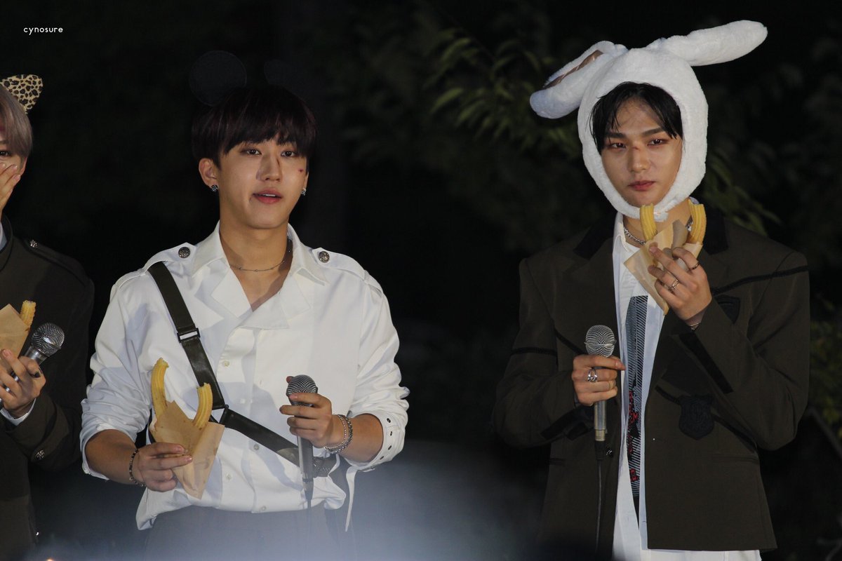 skz went to el swamp meet de la noche during halloween time y comieron churros