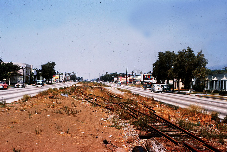 It's so hardTo say goodbyeTo yes-ter-daaaaayyy...