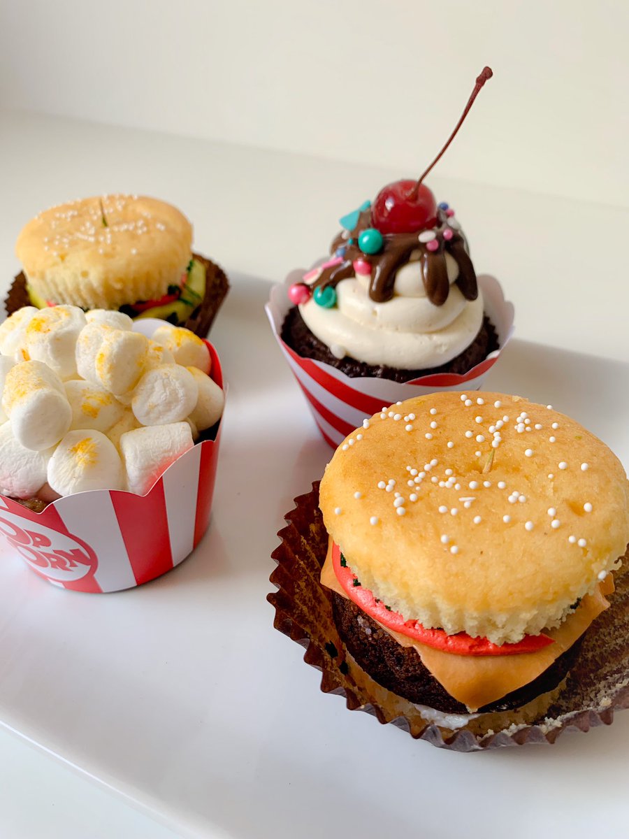KeiaKakes's tweet photo. Thanks Kim and happy Father’s Day to all of the fathers!!!!  #keiakakes #happyfathersday #cupcakes #cupcakesofinstagram #cupcakedecorating #hamburgercupcakes #icecreamsundae #icecreamsundaecupcakes #popcorn #popcorncupcakes🍿 #isolationcreation #isolationcelebration #dessert https://t.co/pL4ikURwy8