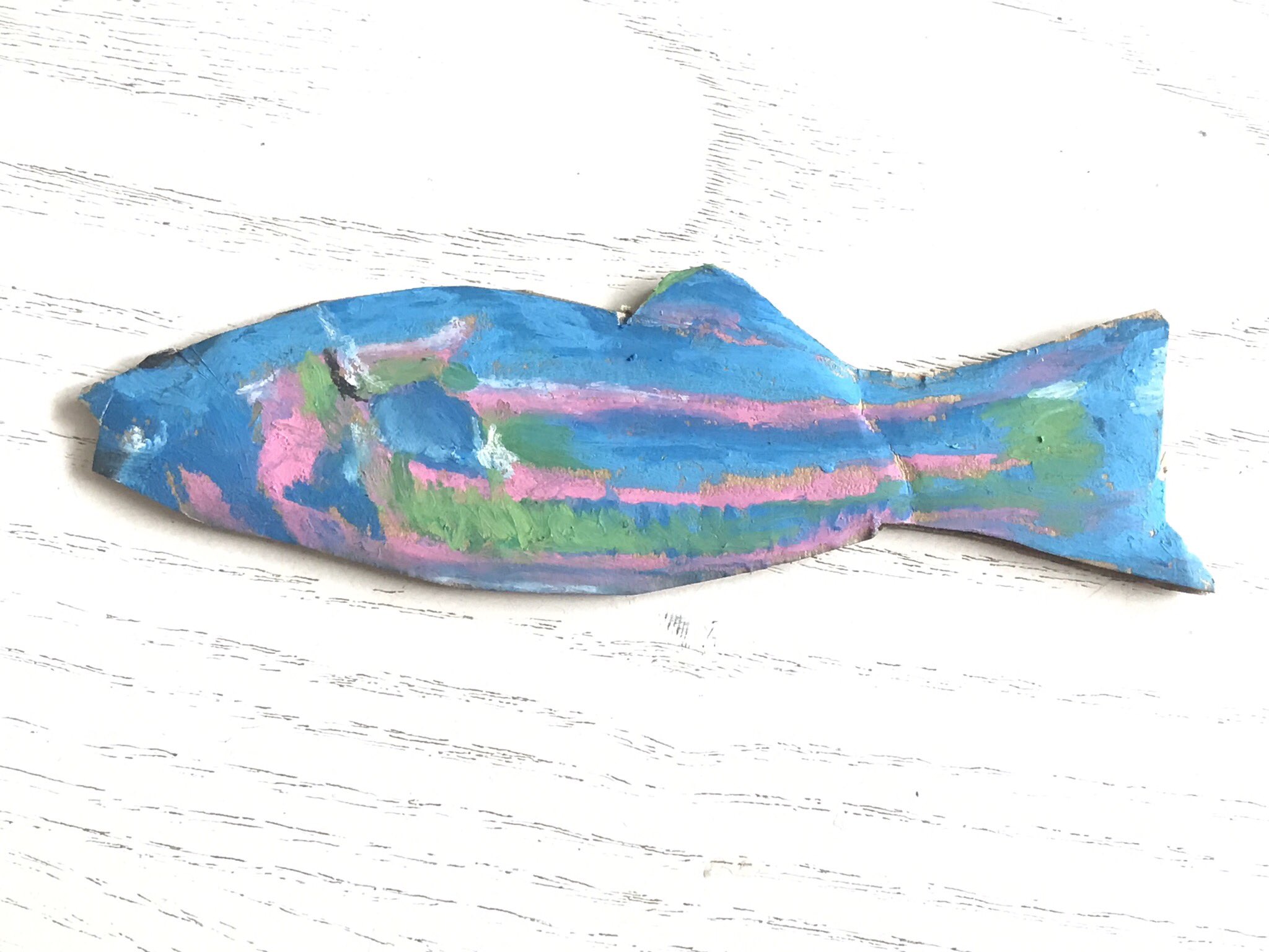 衝撃 沖縄でとんでもない色の魚が釣り上げられる 衝撃 沖縄でとんでもない色の魚が釣り上げられる