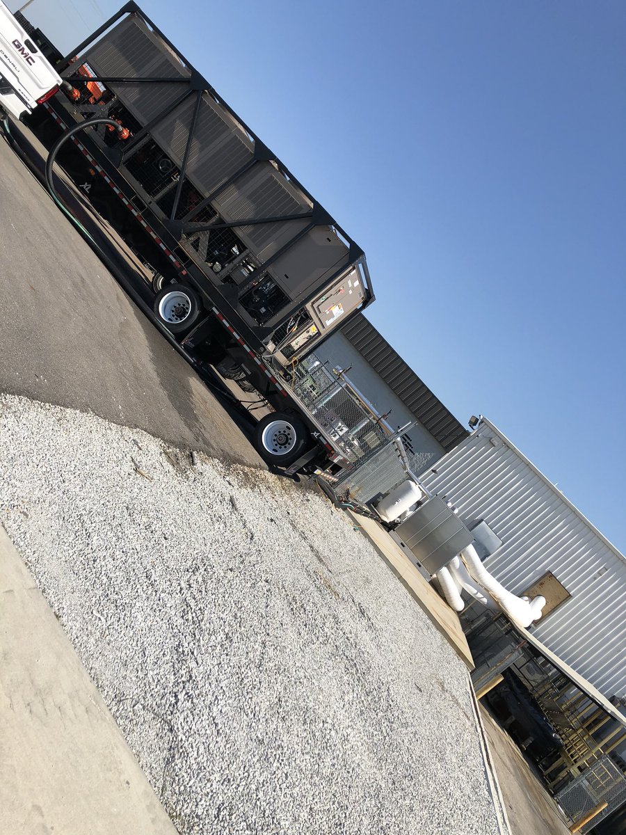 tancakb's tweet photo. Persistence pays off....800tons of temporary chiller this week and another 200tons more to load in next week. #MacAllisterpowersystems https://t.co/rvW1gjWKUf