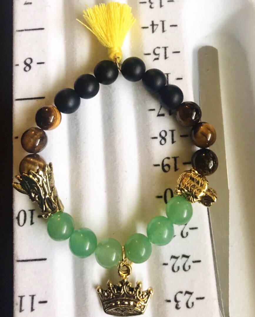 hwagaemarketpin's tweet photo. 🐉Daechwita Bracelets🐉:
After weeks of waiting on a charm, they finally arrived today. We were excited to make this idea a reality, and we’re pleased with the results.
#d2 #daechwita #agustd2 #agustd #hmpupdates https://t.co/kHcTH12qpL