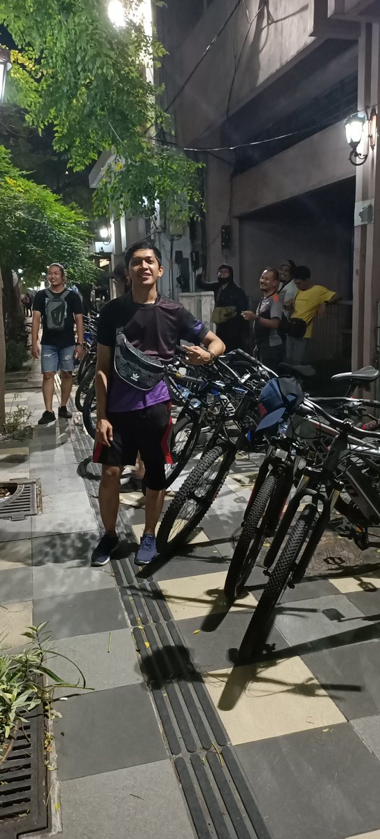 NandaLana2's tweet photo. Pelan tapi Party 🚲#WhatsApp https://t.co/yy80CHLTTN