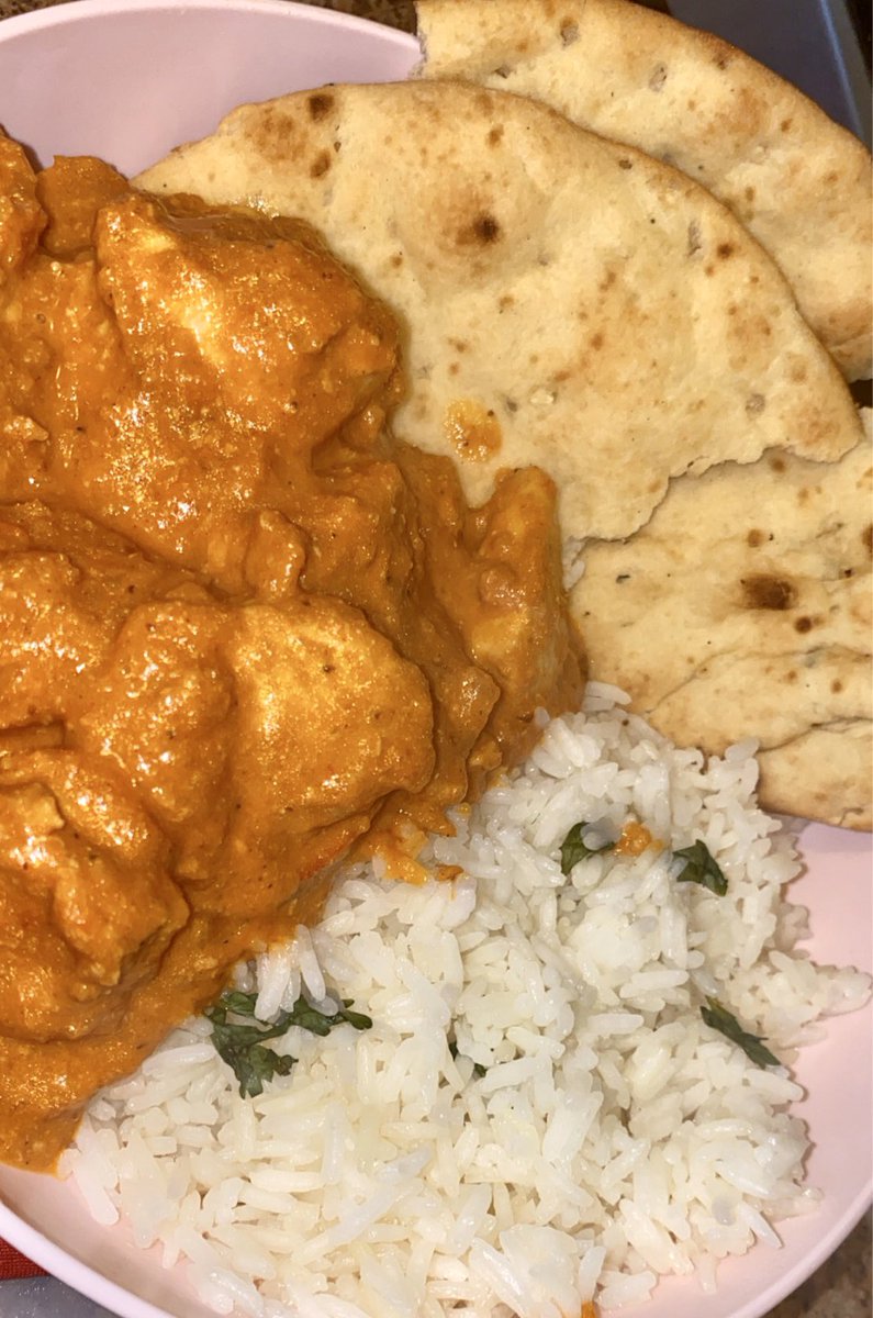 Lexxii_Jade's tweet photo. First time making Indian food and I did not disappoint ๐๐ฅ #butterchicken #cilantrorice #garlicnaan https://t.co/5GtDdOXSDn