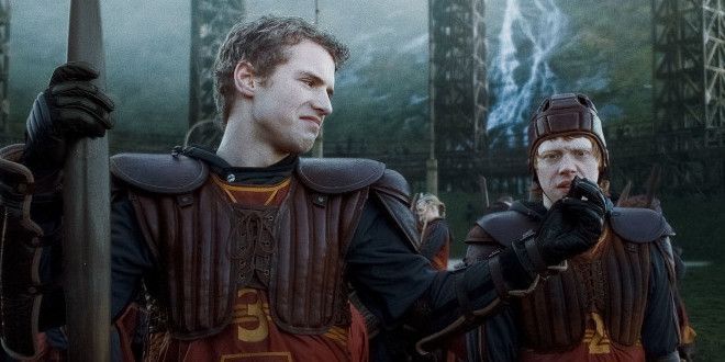 MuggleNet's tweet photo. It was a long and winding road for Ron and Hermione's romantic relationship. Do you think Quidditch was one of the things that kept them from dating? 💔 Read what we have to say here:
https://t.co/wOTUpiPILr
#HarryPotter #RonWeasley #HermioneGranger #SwipeAndFlick #Bumbledore https://t.co/q1V3bAcpUc