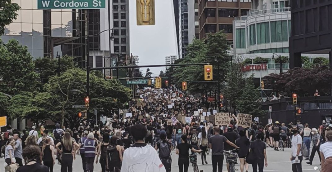 Huge crowds take to downtown #Vancouver for #Juneteenth Freedom March (PHOTOS)

dailyhive.com/vancouver/june…