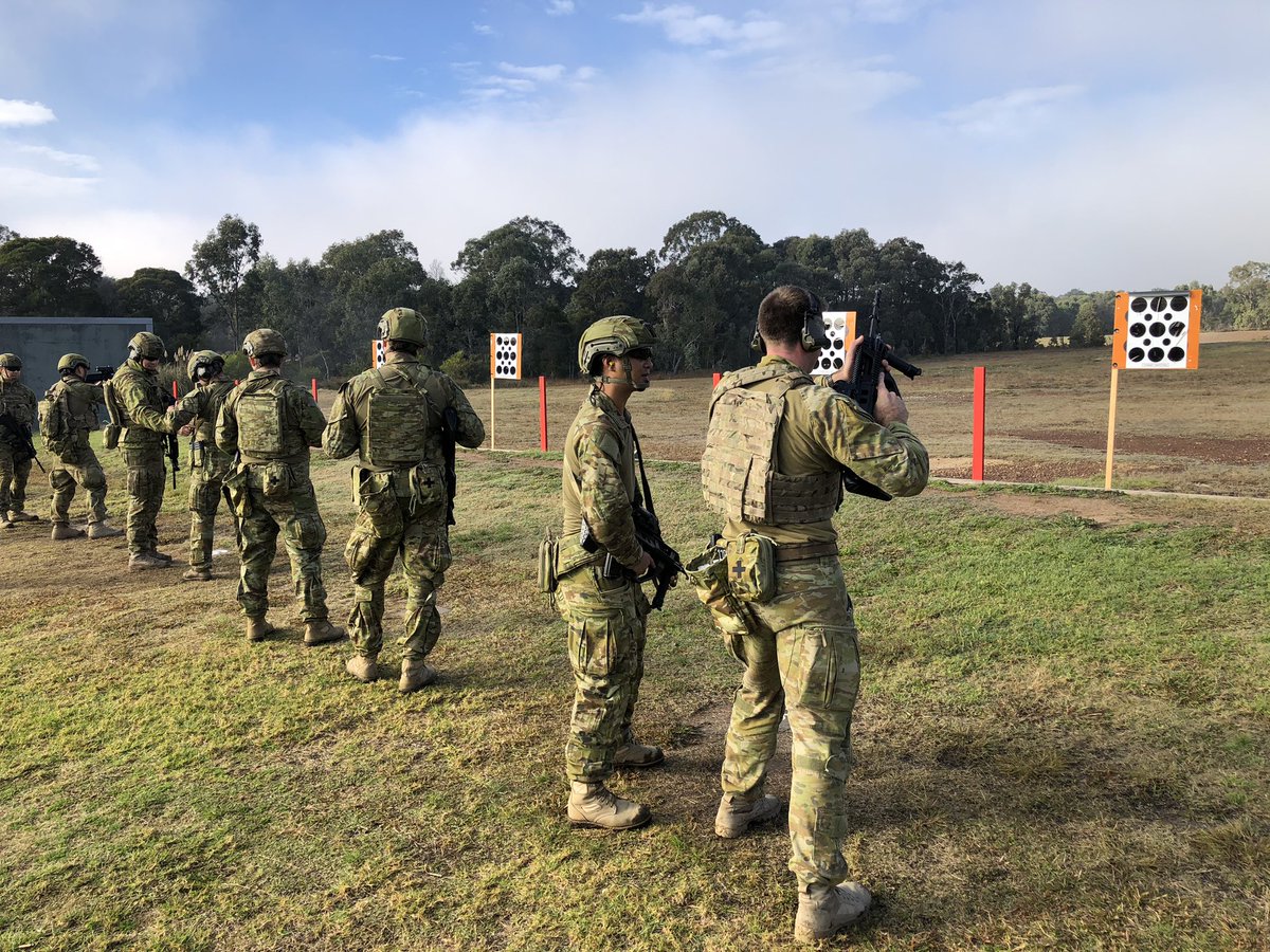 Checkers70's tweet image. 1/15 RNSWL continuing integrated combatant training; soldiers of all ranks are currently conducting CMC.

The CO also took the opportunity to present a Bronze Commendation to CPL Dutfield for his efforts during OpBushFireAssist19-20.@cavclint @NicholasOHallo1