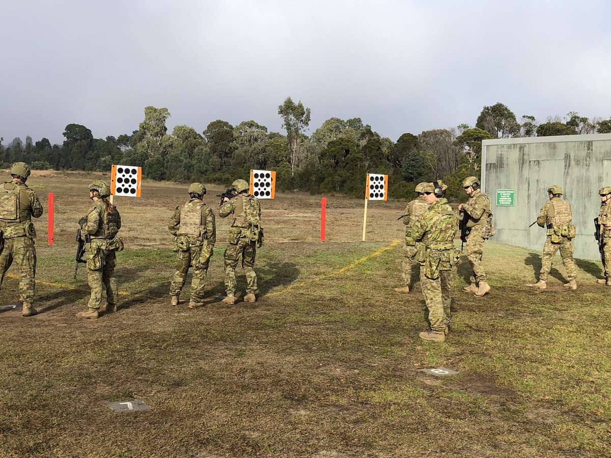 Checkers70's tweet image. 1/15 RNSWL continuing integrated combatant training; soldiers of all ranks are currently conducting CMC.

The CO also took the opportunity to present a Bronze Commendation to CPL Dutfield for his efforts during OpBushFireAssist19-20.@cavclint @NicholasOHallo1