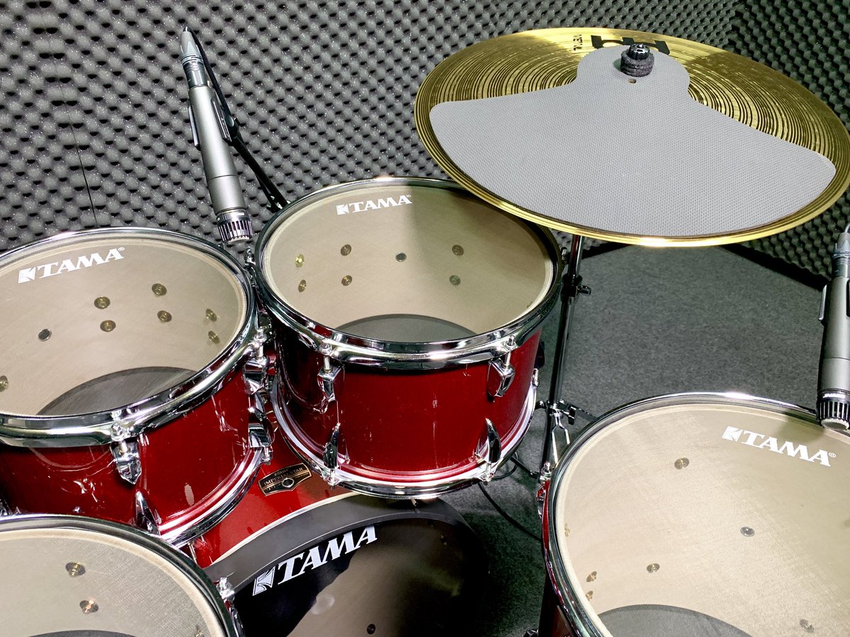 TAMADRUM_Japan's tweet photo. 自宅での練習に最適な、消音効果に優れた1plyのメッシュヘッド。通常のドラムヘッドと取り換えて使用することで、ドラムの音量を抑えて演奏することが可能です。
https://t.co/8sqXkHMAFh
#ドラム #drum #drummer #音楽 #打楽器 #teamTAMAdrums #percussion https://t.co/EoFz09OsW5