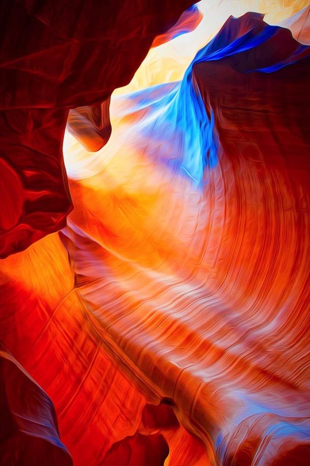 'The colours of red/orange and blue are called complementary and they made the image more appealing and pleasant to human eyes, which was my intention.'
© Gregory Boratyn
#AntelopeCanyon #Arizona Navajo Tribal Park