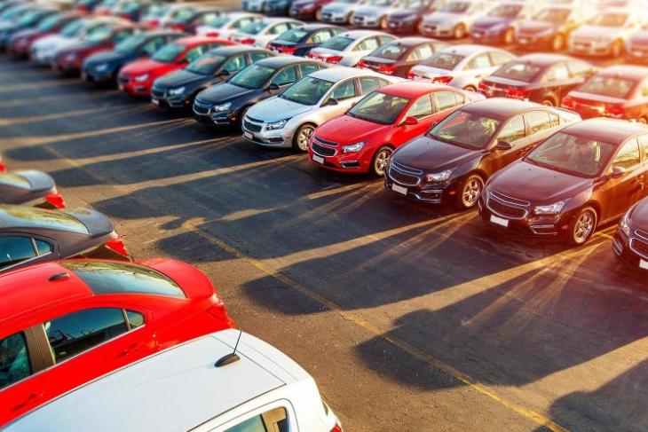 motormundial's tweet photo. Si te planteas renovar tu coche, estas son las nuevas ayudas del #Gobierno a la compra de vehículos nuevos o #km0 https://t.co/6PVdrbhtAv
#renove2020 #moves2 #movesii https://t.co/idZAsDtLJU