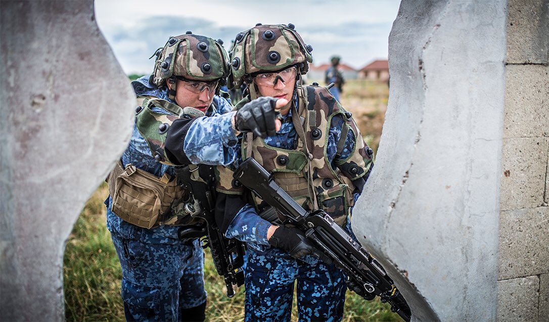 7e_brig_blindee's tweet image. Retour sur la semaine 📆 des #Centaures

✅ Contrôle CCA des tirs CAESAR du @68eRAA_CDC 
✅ Gaillards de l’♣️, force adverse au #CENZUB @CDC94ri 
✅Réunion de commandement des chefs de la @7e_brig_blindee 
✅Exercice de PC régimentaire au #3eRG en simulation 💻distribuée

😏👍👏