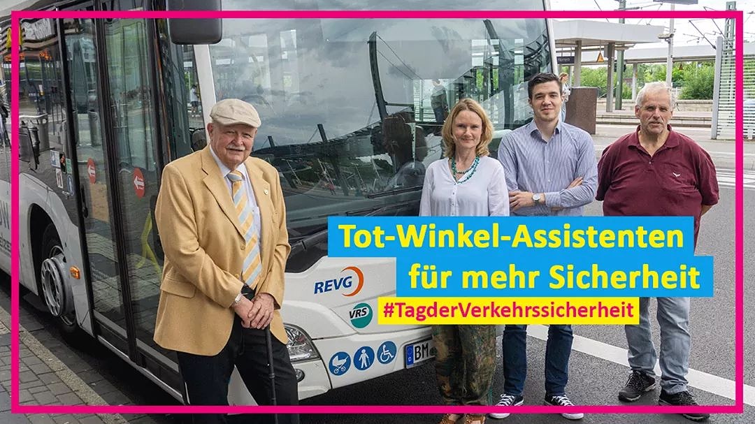 FDP_REK's tweet photo. #TagderVerkehrssicherheit #1000sichereWuensche 
Neue Busse der #REVG haben tot-Mann-Winkel.
Trotzdem: passt auf euch und die Anderen auf, seid vorsichtig, nehmt Rücksicht! https://t.co/XIdX751yPh