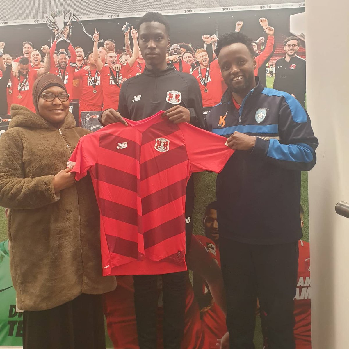 WhitestarAFC's tweet photo. Last season 19/20 success👀👀✅✅ the best team in north London #visiblesuccess #grassroots #opportunity #academy #chelsea #Leytonorient #cambridge #westham #colchester #wolv #arsenal #Ipswich https://t.co/e8uLruG6cU