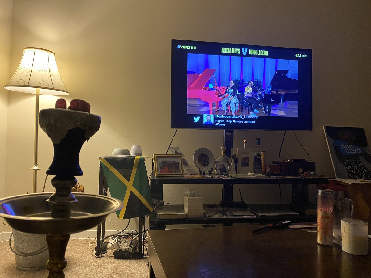Mr_ToPSHelf's tweet photo. @Shisha2u_DMV hookah + #Verzuz  = Grooving!!!! https://t.co/lLM9rXEHre
