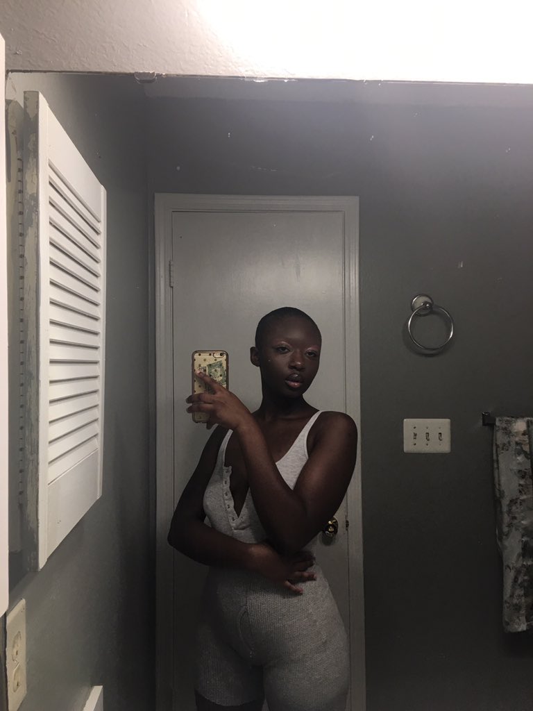 smileamandra's tweet image. Oluwatoyin Salau 🖤