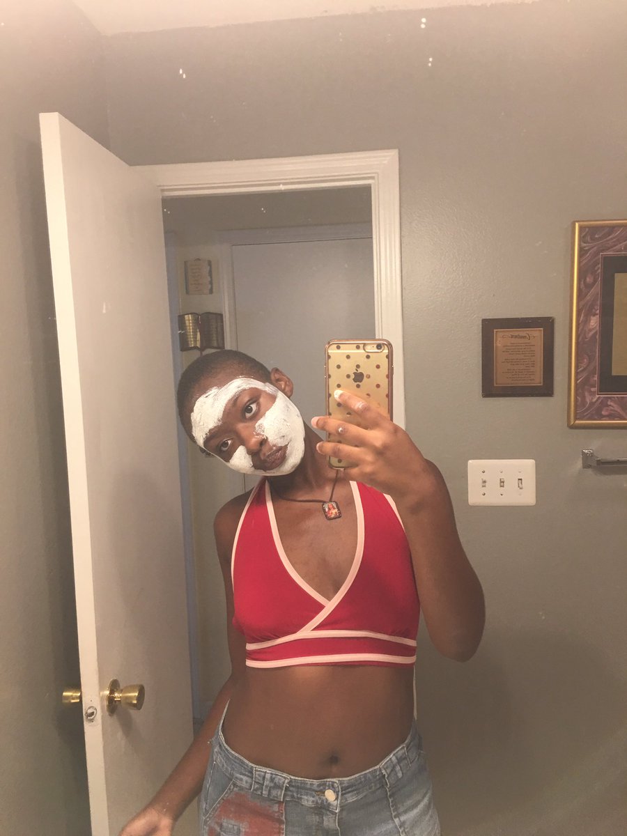 smileamandra's tweet image. Oluwatoyin Salau 🖤