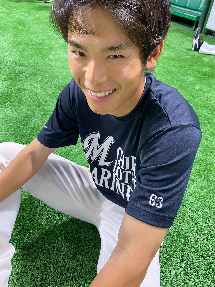 千葉ロッテマリーンズ 昨日 相手バッテリーの執拗な警戒を見事にかい潜ってプロ初盗塁を決めた和田選手 走れ康士朗 広報 Chibalotte T Co Taflvcymbj Twitter