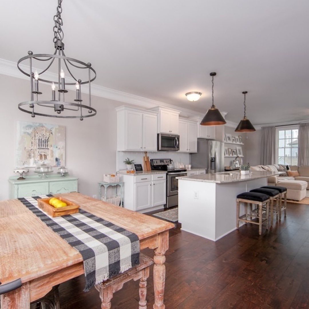 NicKerdiles's tweet photo. 🔑#Closed!🏡
⠀⠀⠀⠀⠀⠀⠀⠀⠀
🦸🏻Super excited for the new #homeowners! Isn’t this #home incredible?
⠀⠀⠀⠀⠀⠀⠀⠀⠀
📍 212 Mary Webb St.
🛏 3 Bedrooms
🚿 2.5 Bathrooms
📐 1,839 Square Feet https://t.co/p0hGQBKXQU