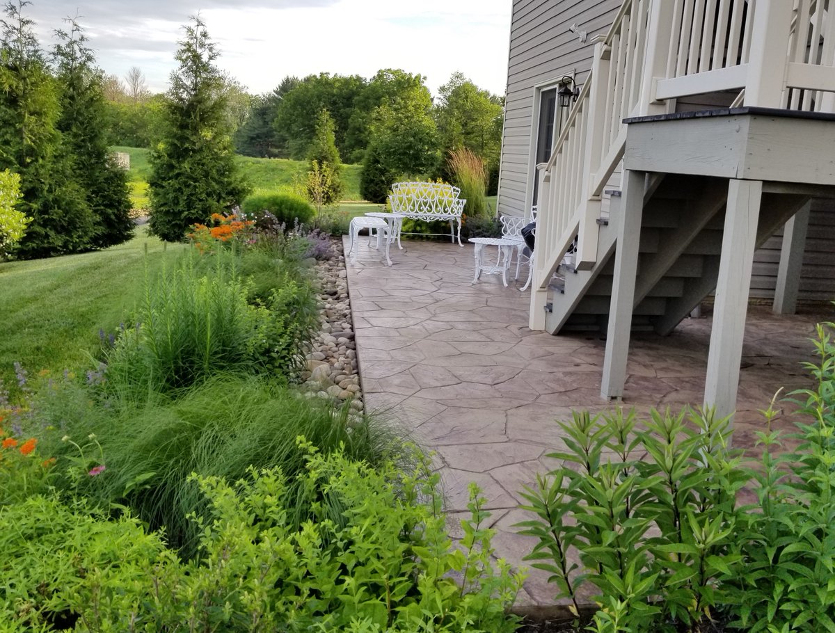 NativeHavens's tweet photo. After reading books by Piet Oudolf, it became clear that texture, form, bloom shape/time, and winter interest were much more critical than color schemes in interesting landscape designs. https://t.co/lnwdvHSOMe