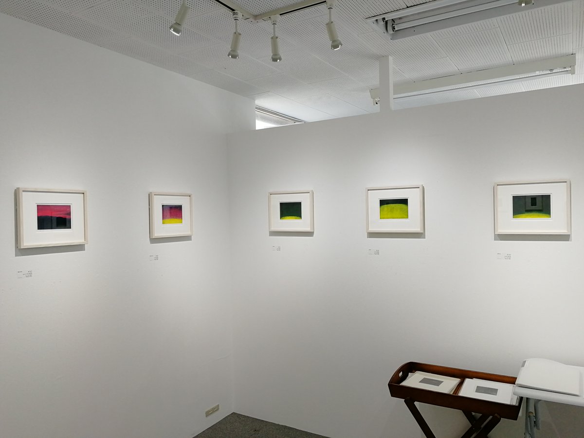 jinengallery's tweet photo. 2020年6/16(火)〜6/21(日)
本日も窓全開で19時迄営業中!
【A室】#中村真理 展
【B室】#櫻井美由紀 展
#art #contemporaryart #print #landscape #woodcutprint #lithographe #cyanotype #版画 #木版 #リトグラフ #サイアノタイプ #日本橋 #小伝馬町 #馬喰町 https://t.co/UZTXU3FzHJ
