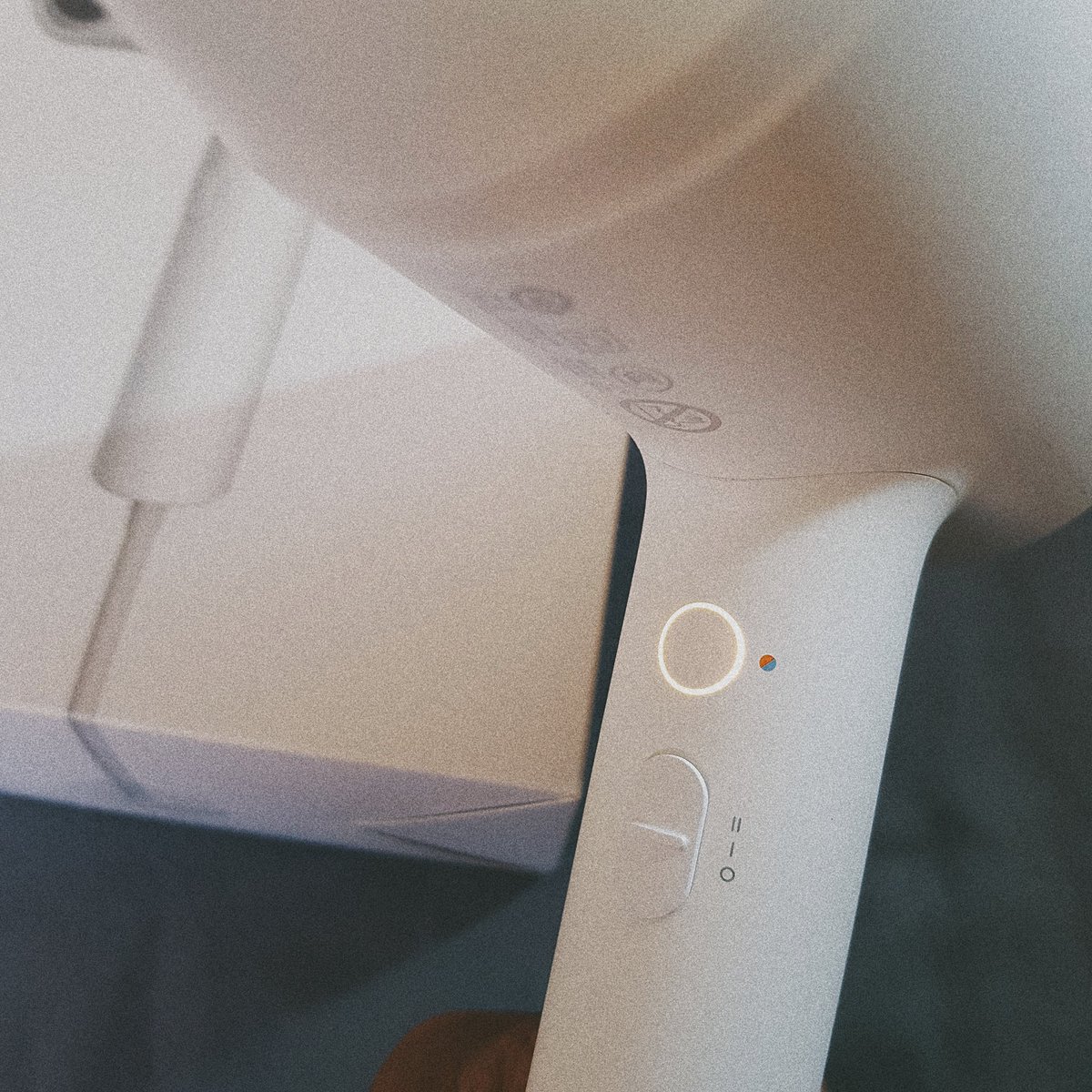 AxesiiS's tweet photo. #ไดร์เป่าผมXiaomi ราคาไม่ถึงพัน ช่วยให้ผมแห้งภายใน5นาที จริงหรอ? รีวิวข้อดี-ข้อเสีย จบในคลิปเดียว สาวก #Xiaomi ต้องไปตำ 🌈
ดูคลิปรีวิว> https://t.co/SrVZ0U2vHP https://t.co/Np7mTwsGJD